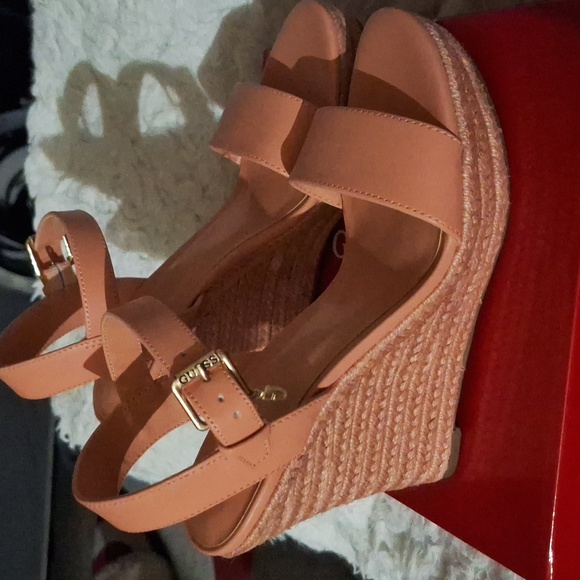 Guess wedged Sandal(Tracey) - Picture 4 of 7